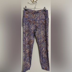 NWT Old Navy High Rise Leggings Go Dry